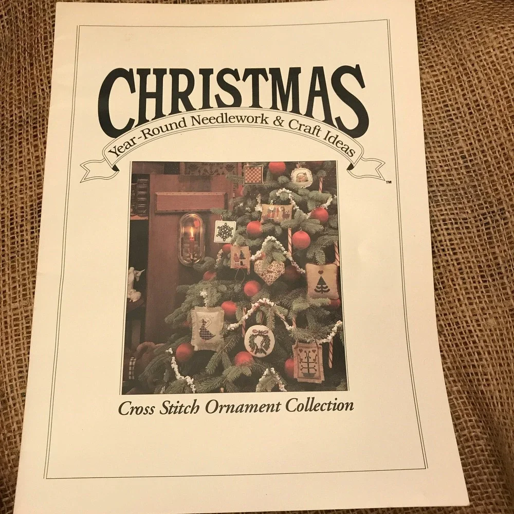 Cross Stitch Christmas Book: Ornament Patterns, Needlework‎ Crafts